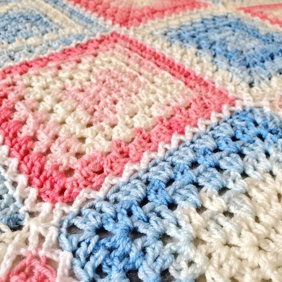 Crochet BABY BLANKET AFGHAN Lap Granny Squares 31"x 31" Blue Pink White - Picture 3 of 7